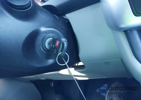 2015 Toyota Highlander Le Plus V6 z USA, uszkodzony, nr VIN 5TDBKRFH8FS199647